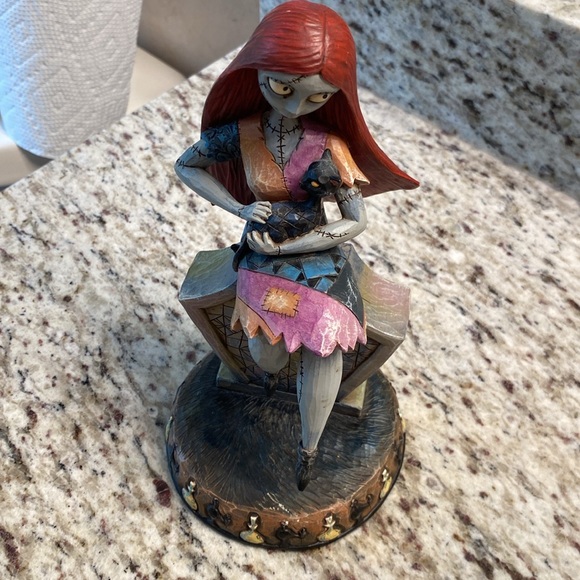 Disney Traditions Jim Shore Sally Smitten Seamstress Figure Nightmare Christmas - Picture 2 of 10